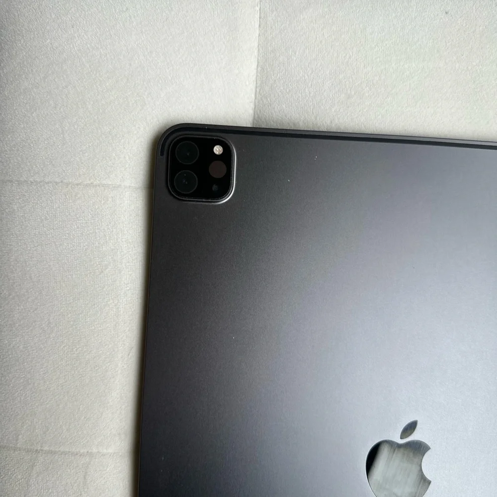 iPad Pro 4th gen M2 12.9” WiFi only 128 gb.